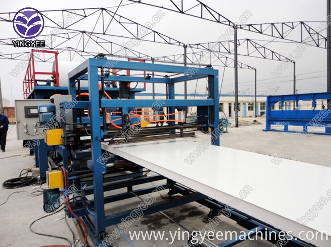 Superior Quality Light Weight Polyurethane Sandwich Puf Panel Roll Forming Production Line Making Machine